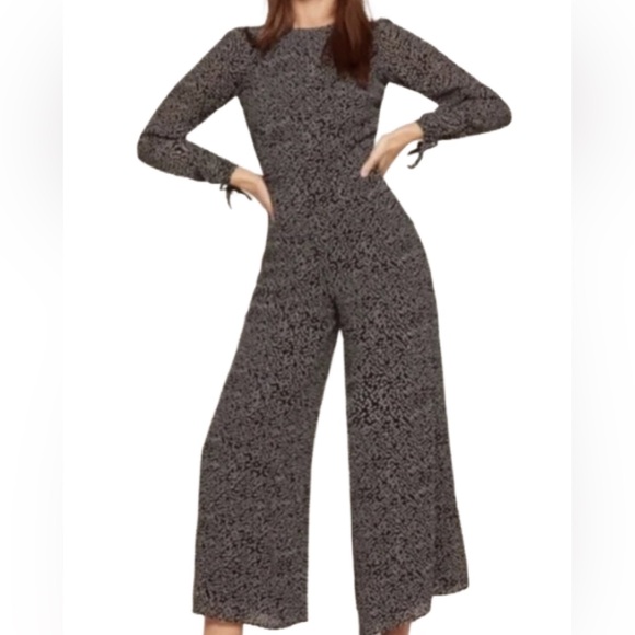 Reformation Missy Black White Floral Patterned Women’s Jumpsuit Size 4P EUC - Picture 1 of 6